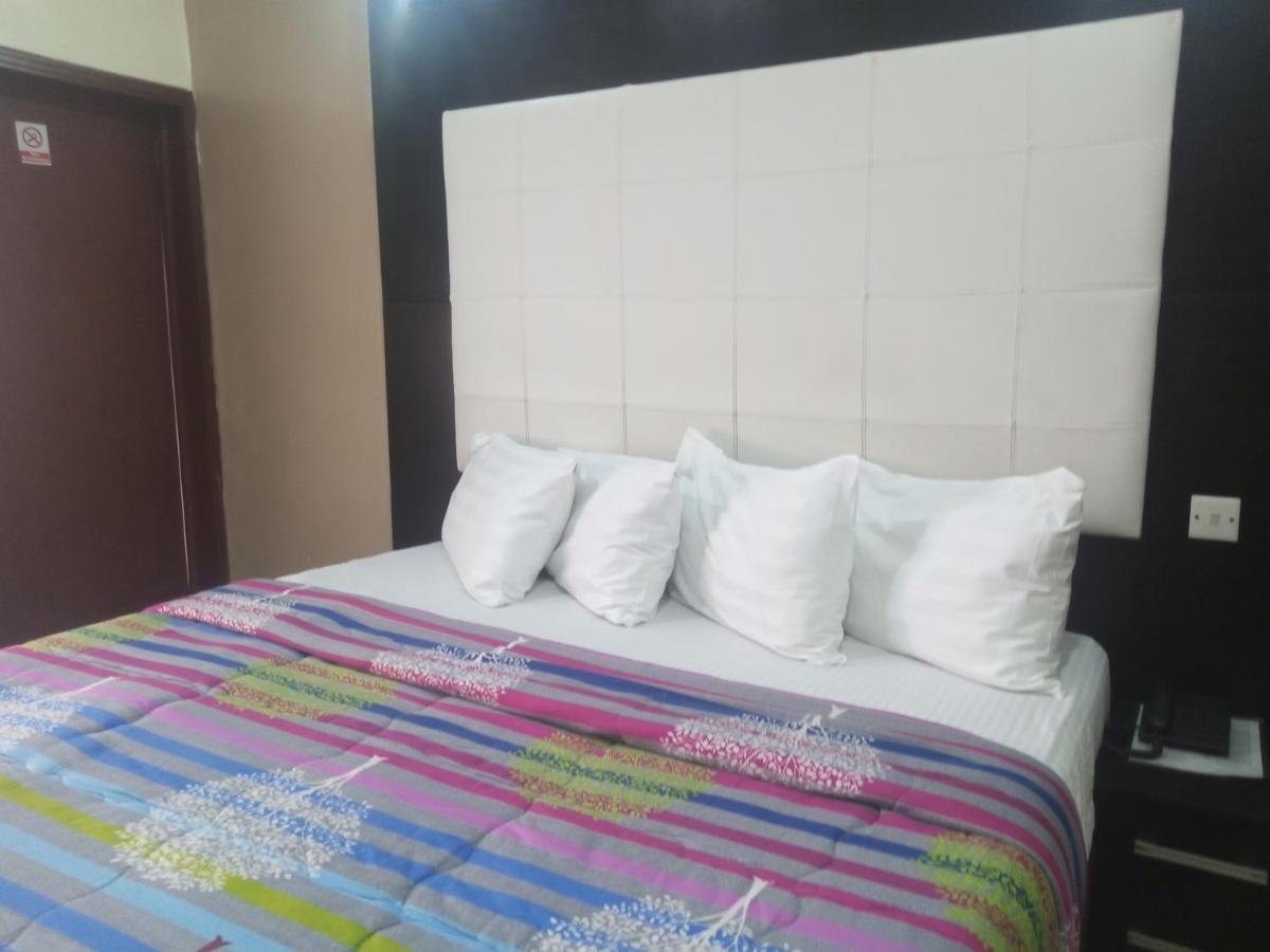 Alluring View Hotel - Toyin Sreet Ikeja Eksteriør bilde
