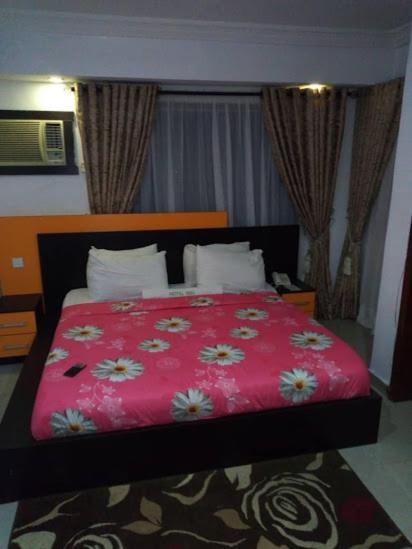 Alluring View Hotel - Toyin Sreet Ikeja Eksteriør bilde