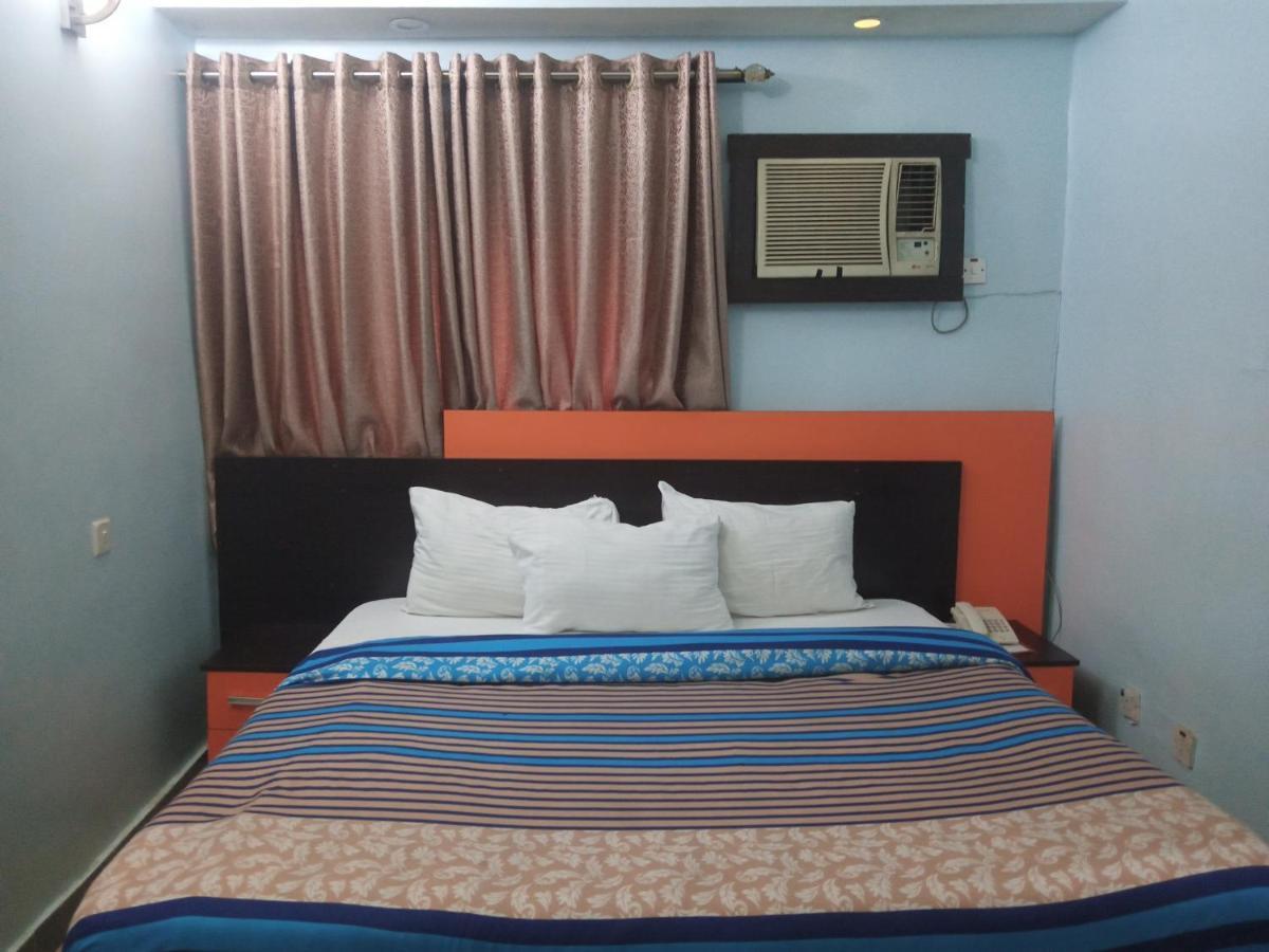 Alluring View Hotel - Toyin Sreet Ikeja Eksteriør bilde
